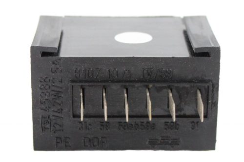 Feszültség szabályzó 12V