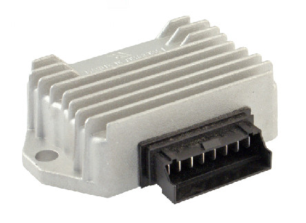 Feszültség szabályzó Piaggio